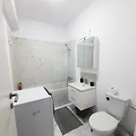 アパート White Flat ブカレスト