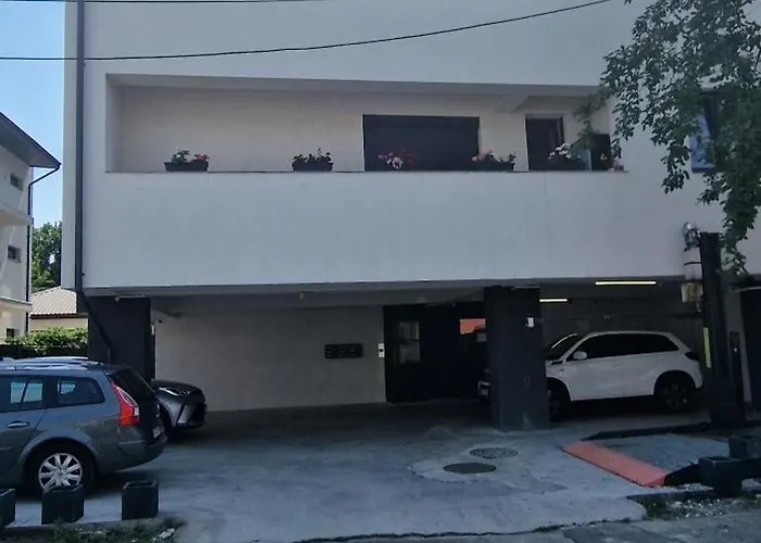 Apartment White Flat