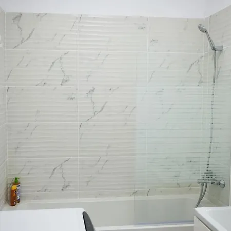 White Flat Bukurešť