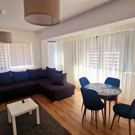 White Flat * Bukurešť